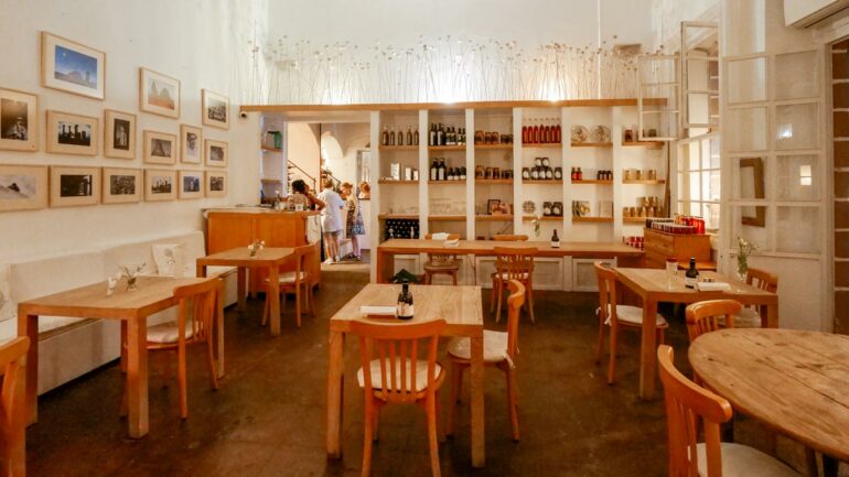 EN İYİ CUNDA RESTORANLARI: MEYHANELER, BALIKÇILAR, BARLAR