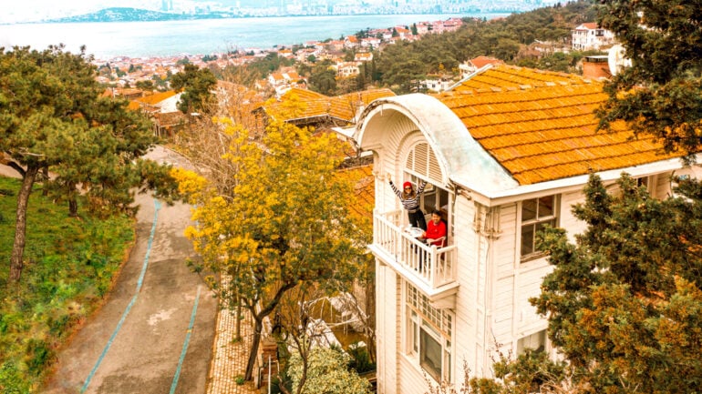 BÜYÜKADA’DA GÜNLÜK KİRALIK VİLLA, KÖŞK VE TATİL EVLERİ
