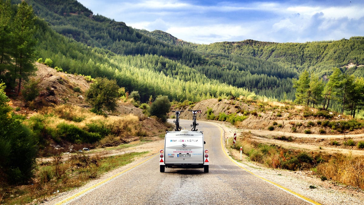 karavan-biz-evde-yokuz-1