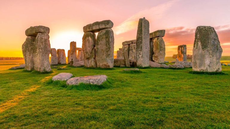 LONDRA’DAN GÜNÜBİRLİK PARİS, STONEHENGE, BATH, WINDSOR VE WARNER BROS. STÜDYOLARI